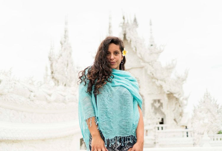Explore the Stunning White Temple in Chiang Rai, Thailand